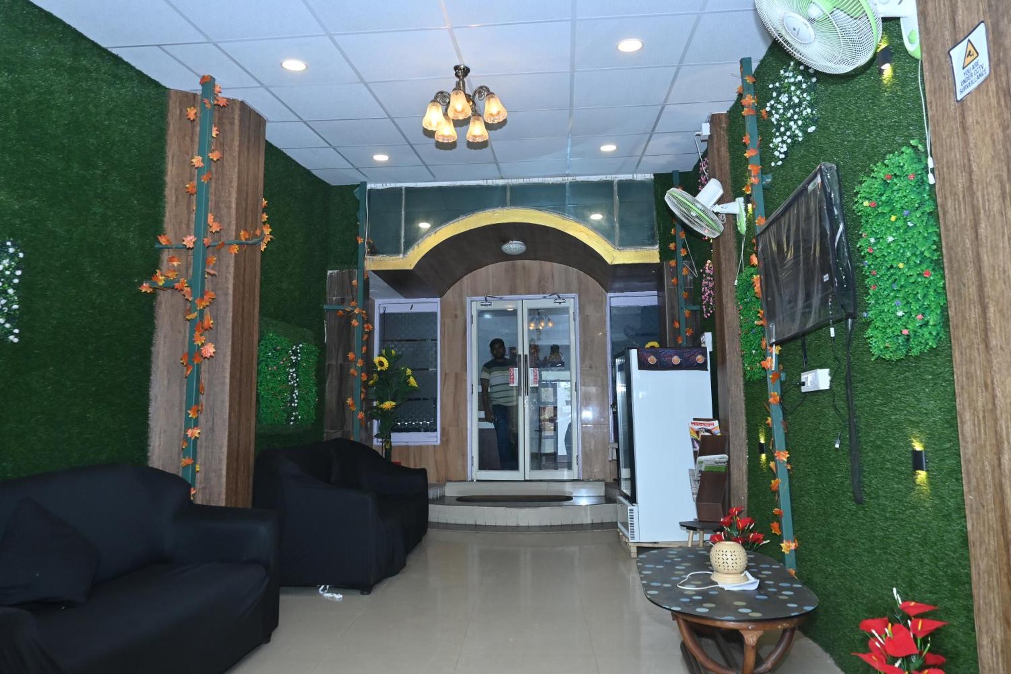 Hotel The Finch بوري المظهر الخارجي الصورة